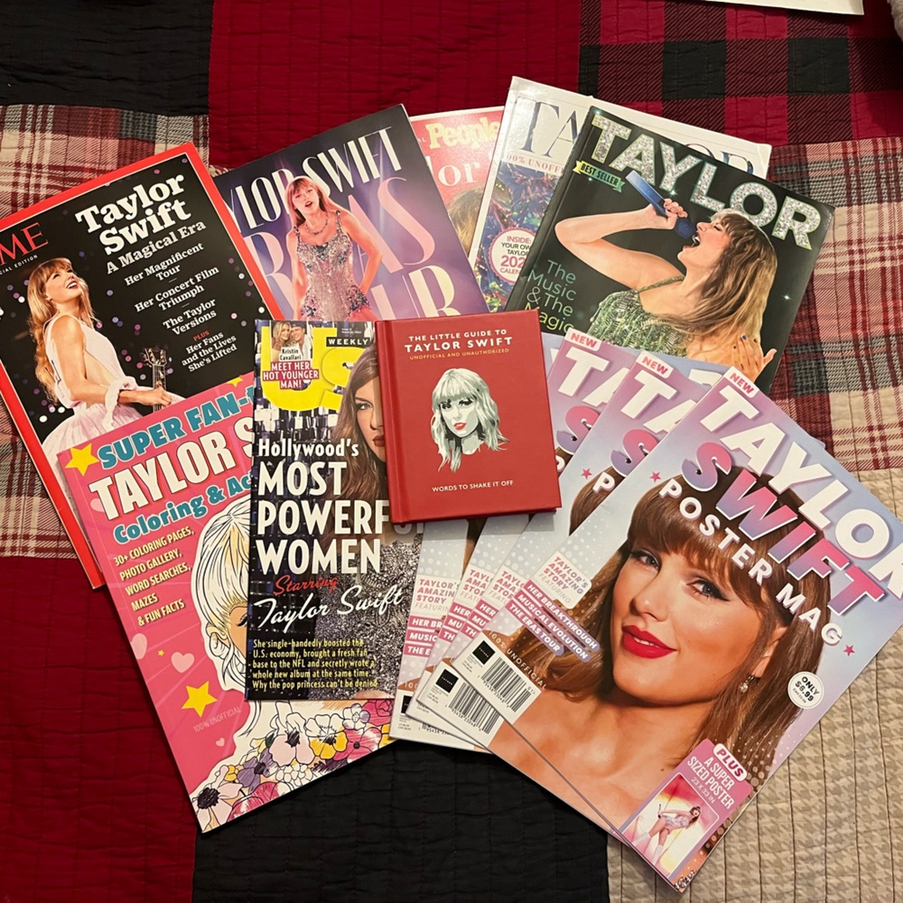 Taylor Swift Huge lot of magazines, books & 2 flags!